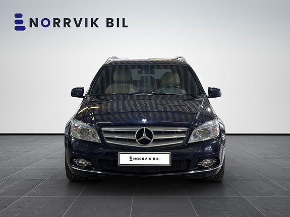 Mercedes-Benz C250 2 of 23