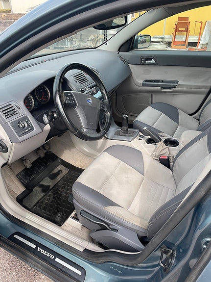 Volvo V50 2 of 4