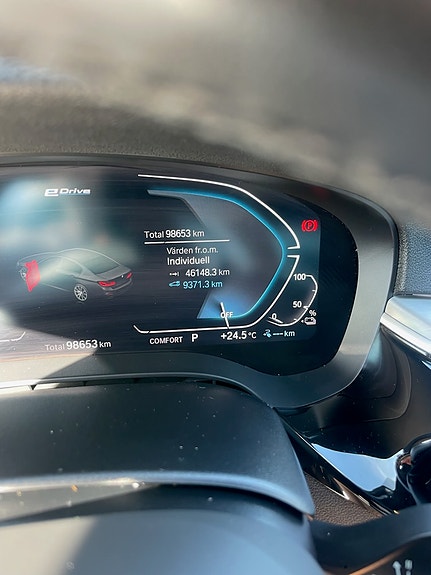 BMW 530e 3 of 5