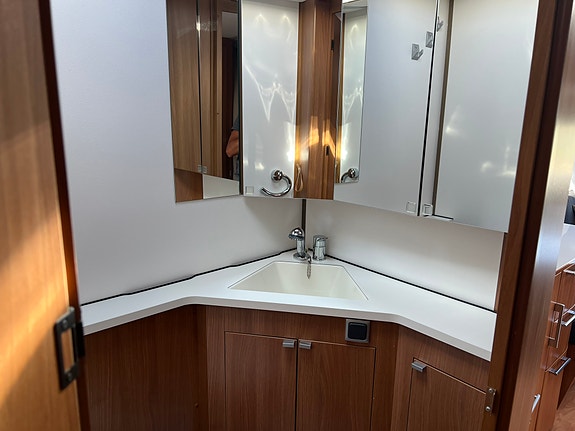 KABE Onyx GLE King size 13 of 14