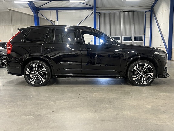 Volvo XC90 2 of 26