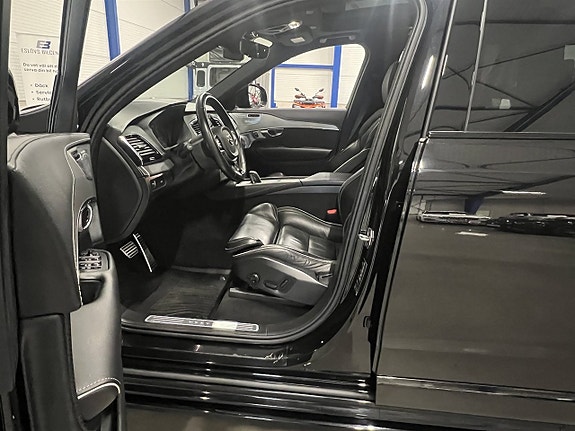 Volvo XC90 7 of 26