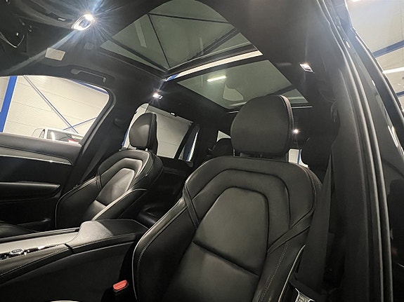 Volvo XC90 12 of 26