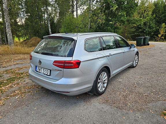 Volkswagen Passat 4 of 19