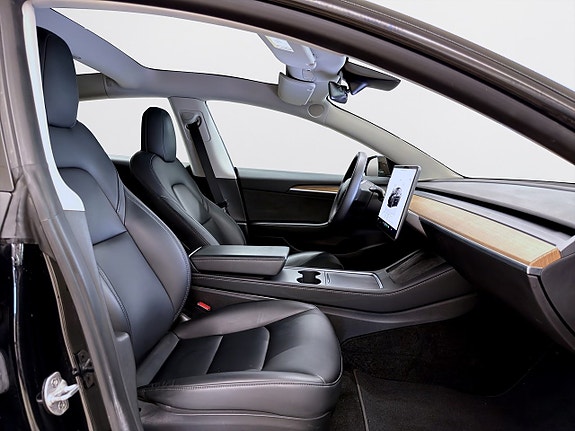 Tesla Model 3 13 of 19