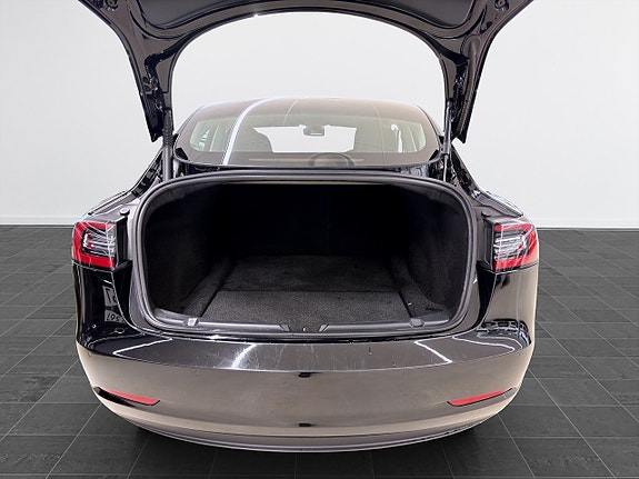 Tesla Model 3 12 of 19