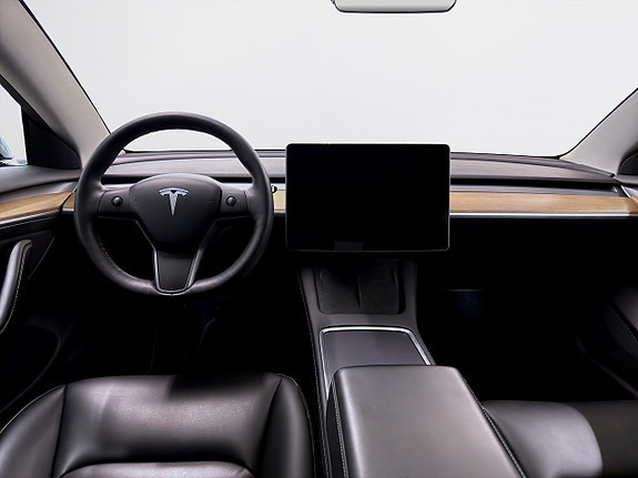 Tesla Model 3 11 of 19