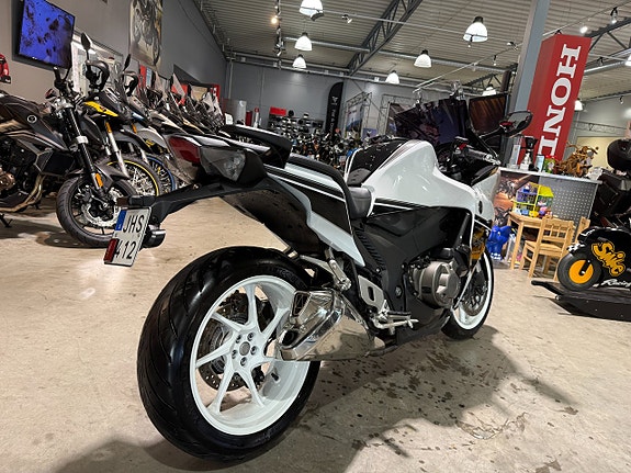 Honda VFR1200FD DCT #Endast 1970mil# 3 of 13