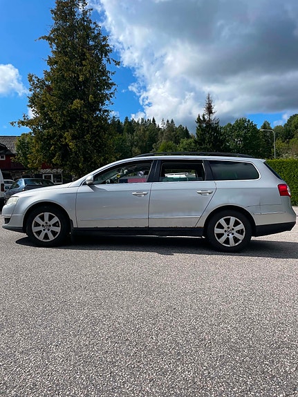 Volkswagen Passat 2 of 6