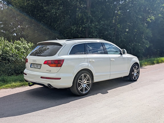 Audi Q7 4 of 10