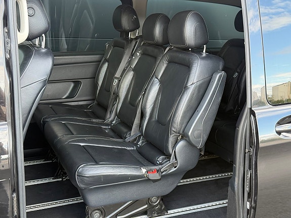 Mercedes-Benz V250 17 of 22