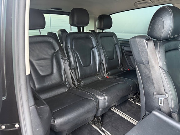 Mercedes-Benz V250 5 of 22
