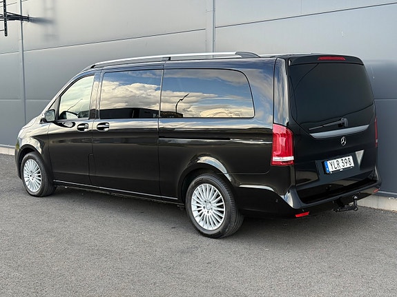 Mercedes-Benz V250 10 of 22