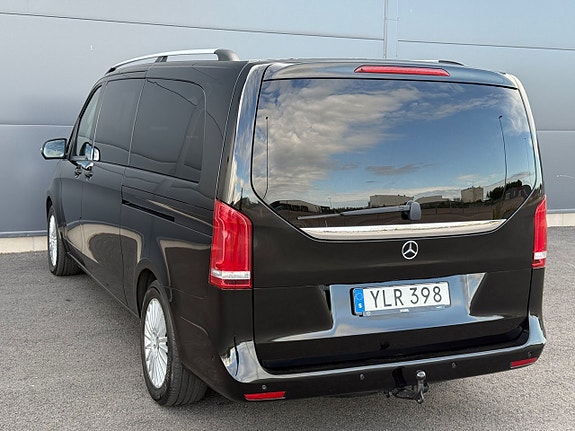 Mercedes-Benz V250 9 of 22