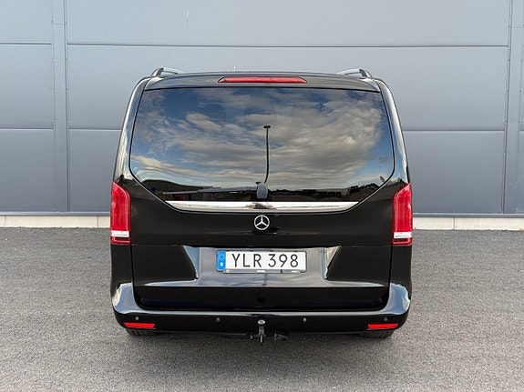 Mercedes-Benz V250 7 of 22