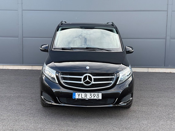 Mercedes-Benz V250 14 of 22