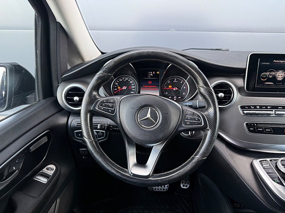 Mercedes-Benz V250 19 of 22