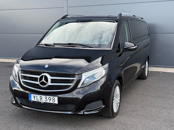 Mercedes-Benz V250 13 of 22