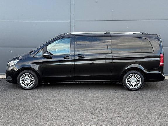 Mercedes-Benz V250 11 of 22