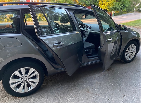 Volkswagen Golf VII 4 of 17
