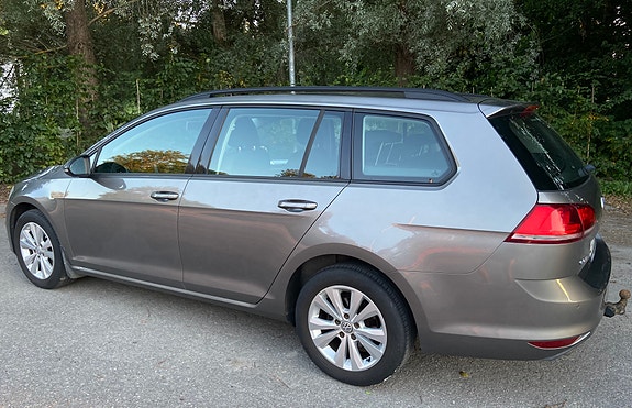 Volkswagen Golf VII 2 of 17