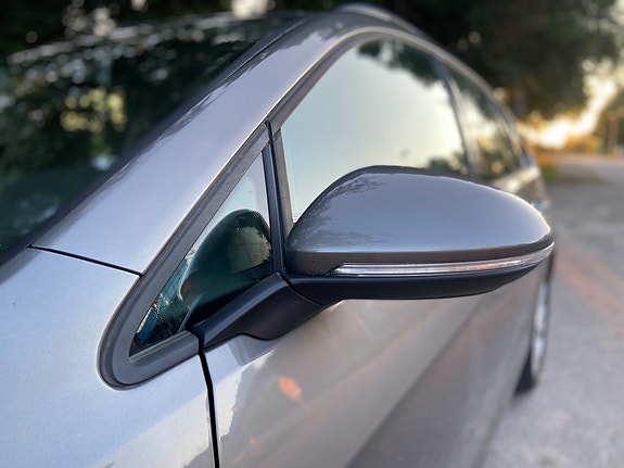 Volkswagen Golf VII 11 of 17
