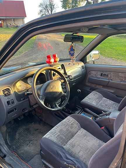 Nissan NP300 5 of 7