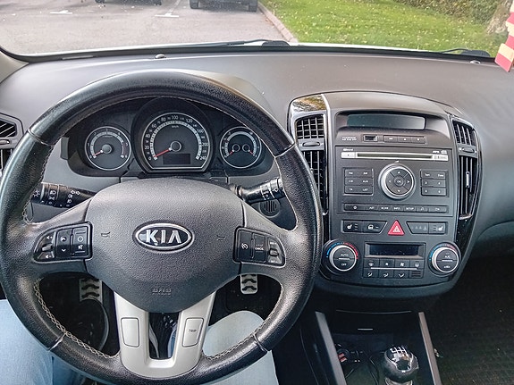 Kia Ceed 4 of 6
