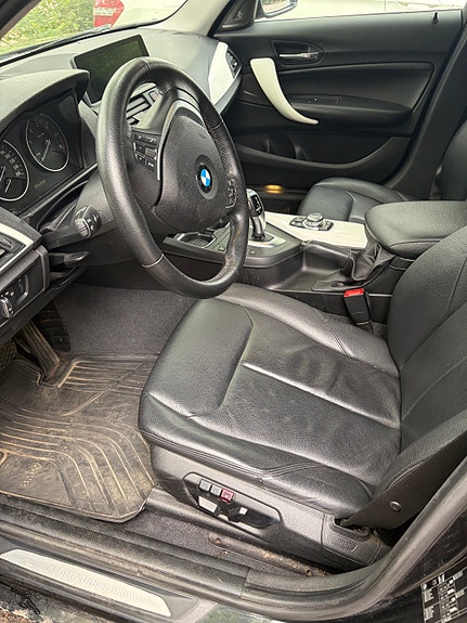 BMW 118d 11 of 13