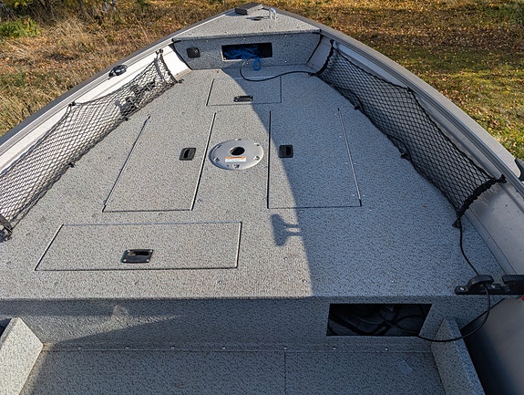 Crestliner Discovery 1650 Tiller 3 of 9