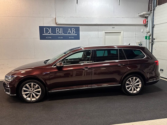 Volkswagen Passat 27 of 30