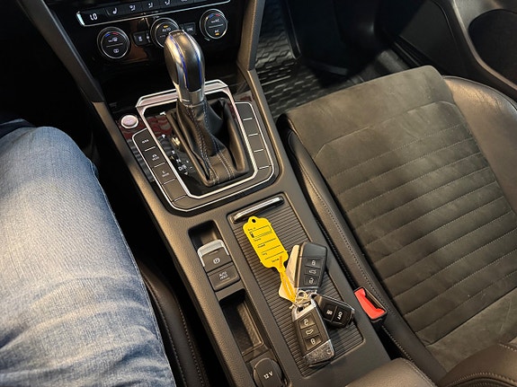 Volkswagen Passat 20 of 30