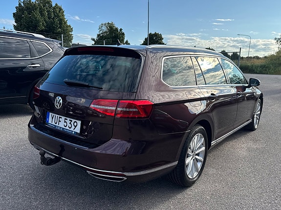 Volkswagen Passat 6 of 30