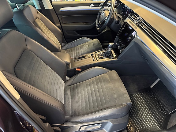 Volkswagen Passat 21 of 30