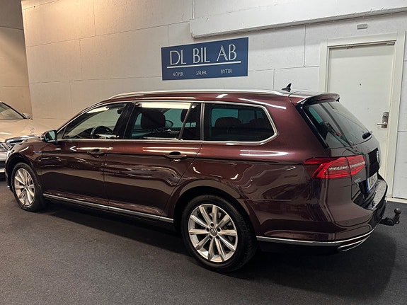 Volkswagen Passat 28 of 30