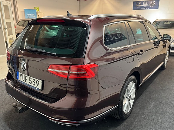 Volkswagen Passat 29 of 30