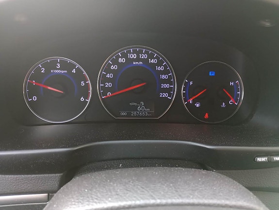 Hyundai Santa Fe 5 of 5