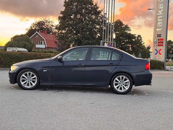 BMW 320d 3 of 6