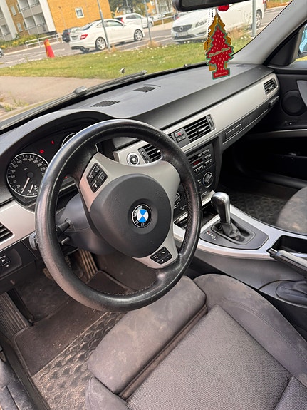 BMW 320d 5 of 6