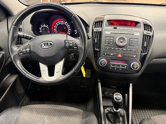 Kia Ceed 8 of 11