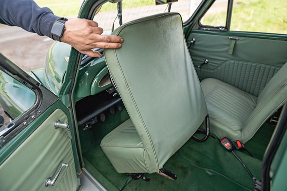 Morris Minor 7 of 12