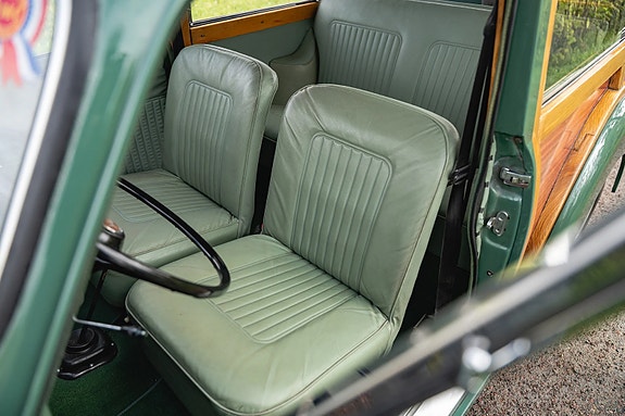 Morris Minor 4 of 12