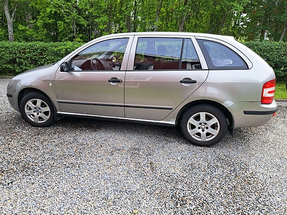 Skoda Fabia 4 of 8