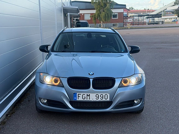 BMW 318d 2 of 10