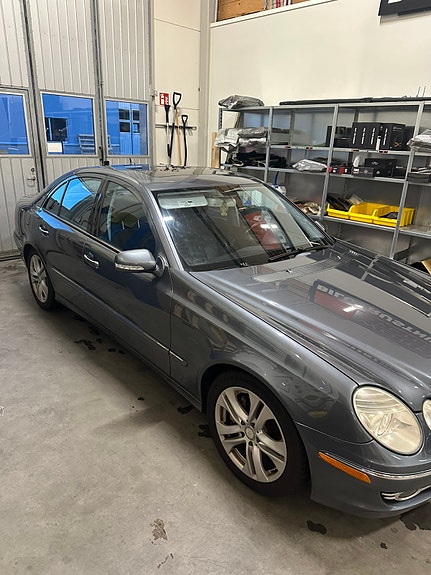 Mercedes-Benz E350 4 of 7