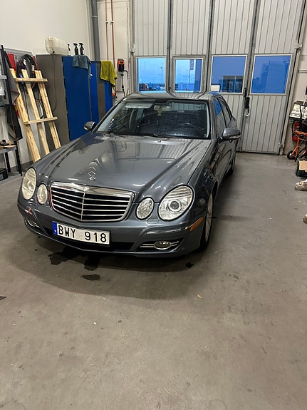 Mercedes-Benz E350 2 of 7