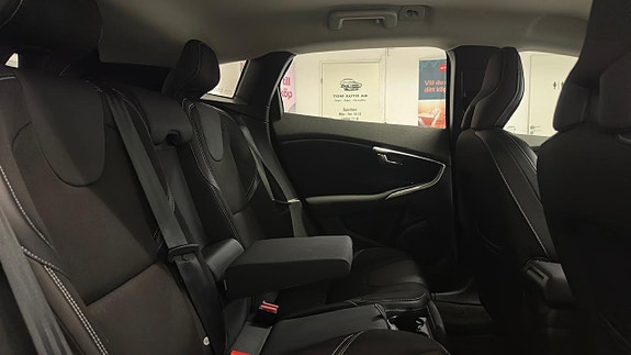 Volvo V40 14 of 28