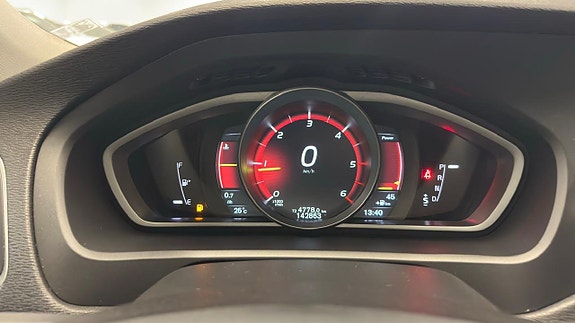 Volvo V40 18 of 28