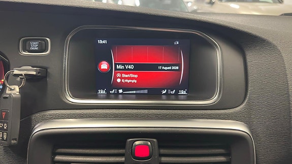 Volvo V40 26 of 28