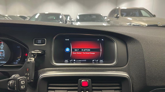 Volvo V40 22 of 28